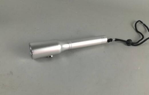 節(jié)能強(qiáng)光防爆電筒JW7210